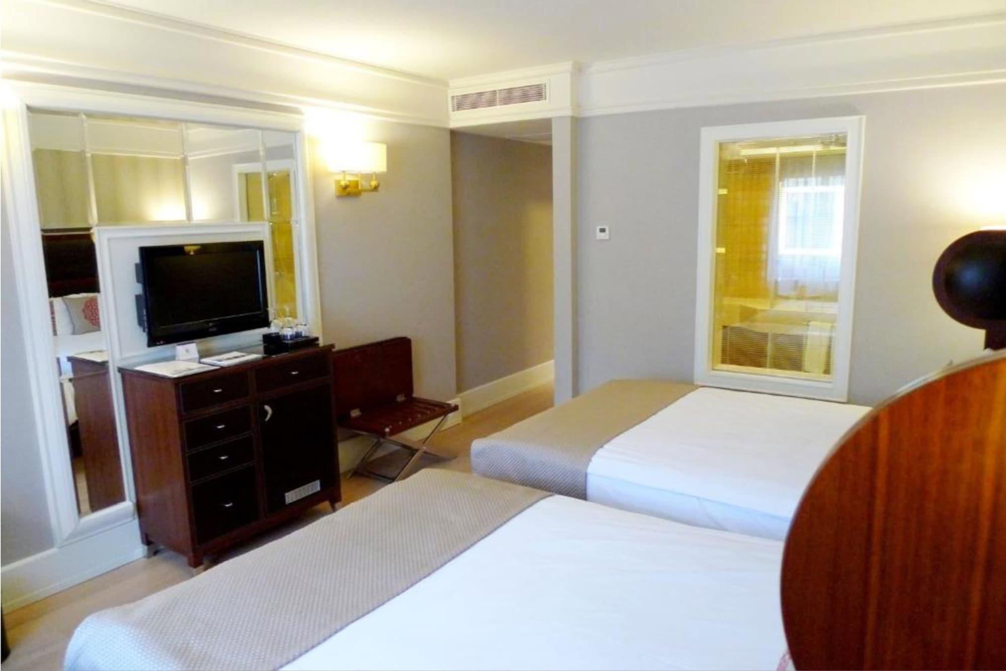 Titanic Comfort Sisli Istanbul Bagian luar foto