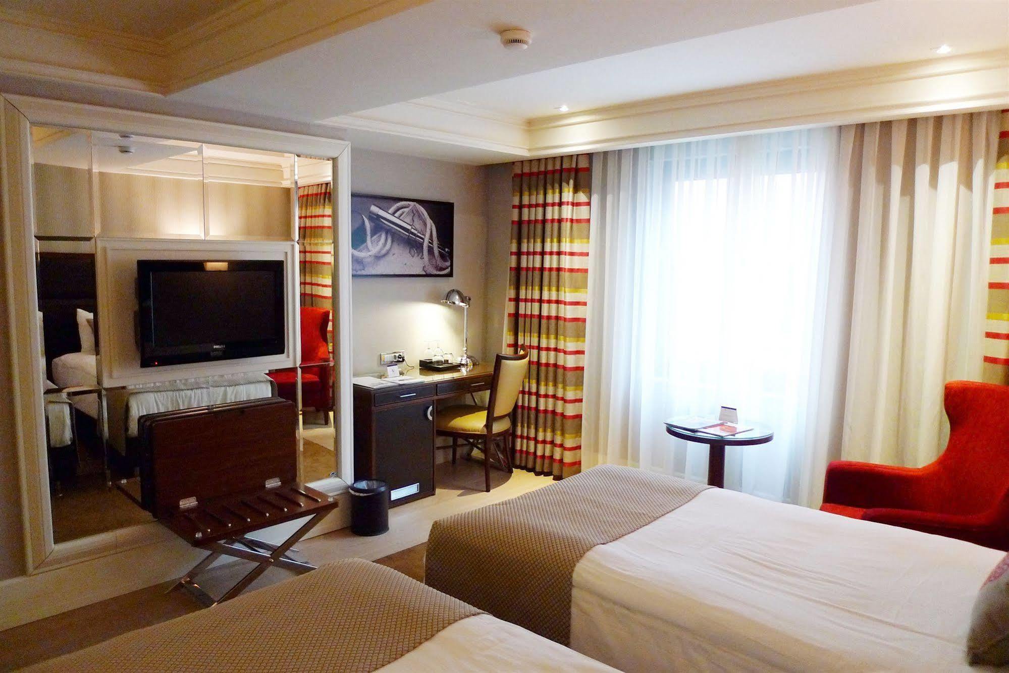Titanic Comfort Sisli Istanbul Bagian luar foto